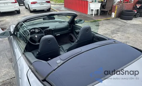 2003 Porsche 911 Carrera 2 z USA, uszkodzony, nr VIN WP0CA29903S651323